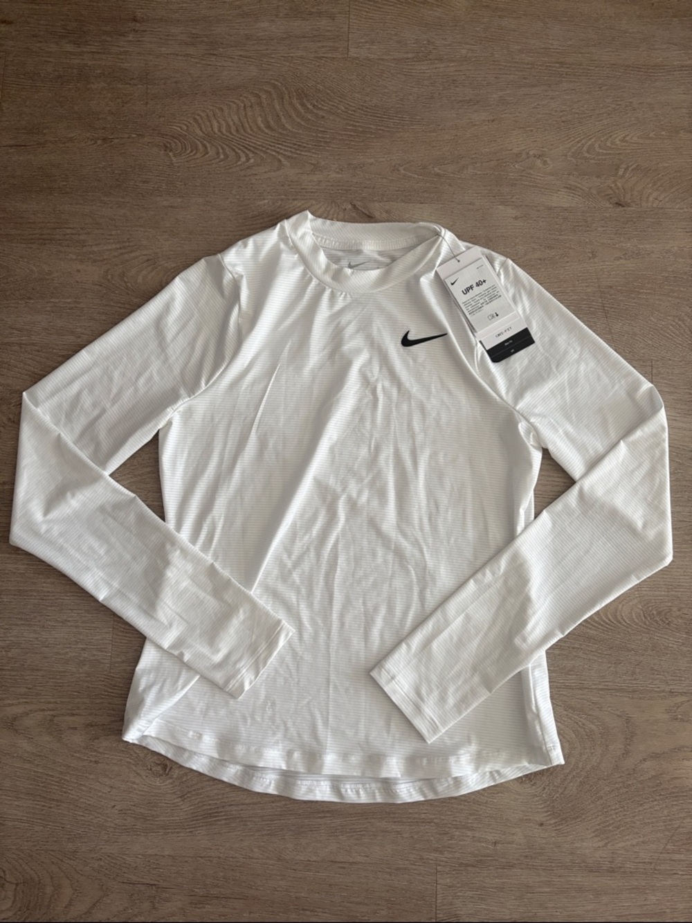 Nike White Long-Sleeve Athletic long sleeve